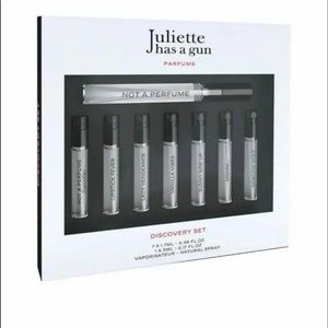 Juliet has a gun discovery set